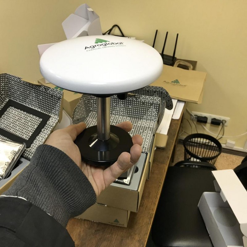 Курсоуказатель  Агронавигатор  Навигатор на трактор Agroglobal AGN 8000 комплект с усиленной антенной
